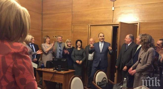 ГЕРБ изненада Цветанов с торта за РД. Цачева го пусна да празнува (снимки)