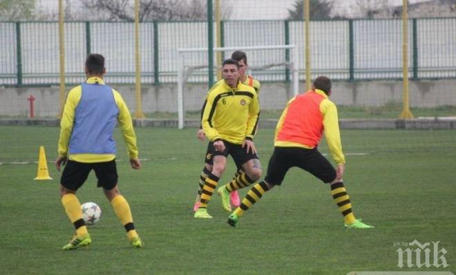 Групата на Ботев за мача с Левски