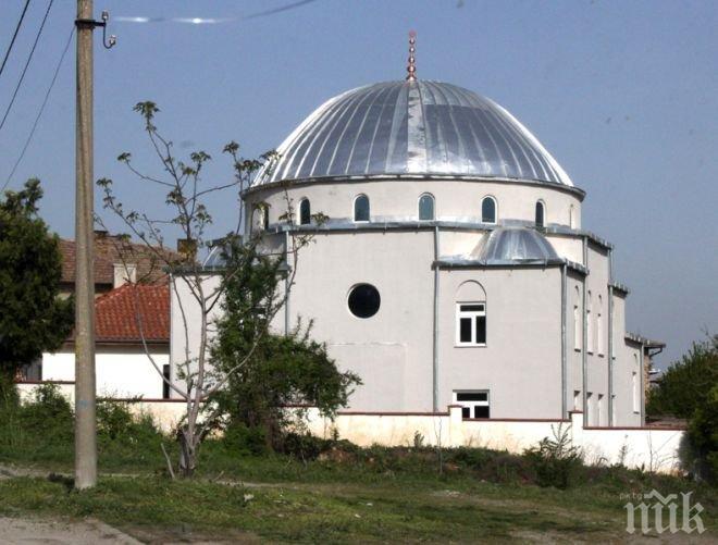 Скандалната джамия в Горна Оряховица отваря врати 