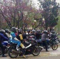 Ревящи машини откриха мотосезона в Бургас (снимки)
