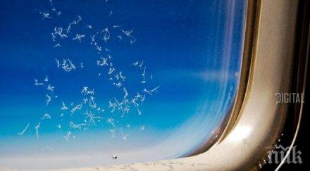 пътническите самолети имат малки дупки прозорците