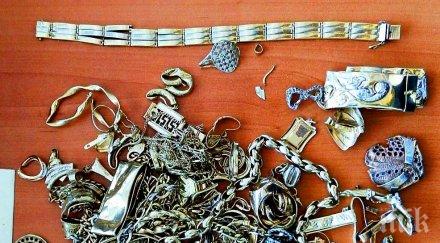 бандити обраха заложна къща минути