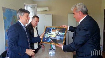 посланикът гърция участва кръгла маса вту