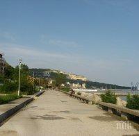 Ремонтират крайбрежната алея в Балчик