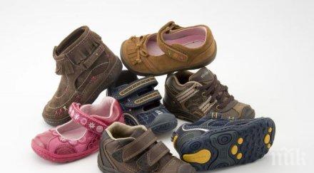 внимание родители мислете децата обувки осакатяват малките крачета
