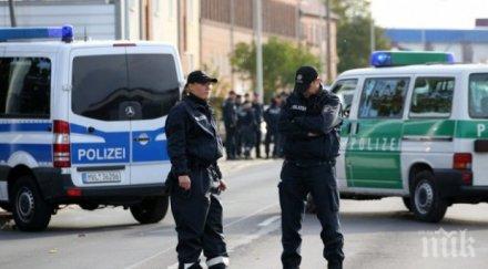 паника германия заложническа драма мъж барикадира дома държи плен хора обновена