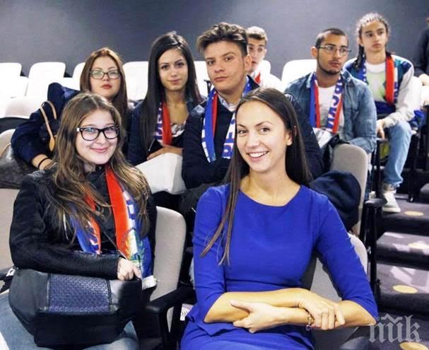 Ева Паунова (ГЕРБ/ЕНП) подкрепя въвеждането на предмет за ЕС в училищата