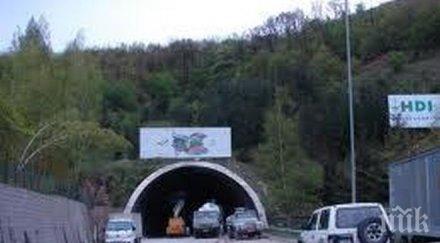 извънредно шофьорите хемус внимават тир аварира тунел