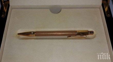 пик час пик бизнесмен продава химикалка бона