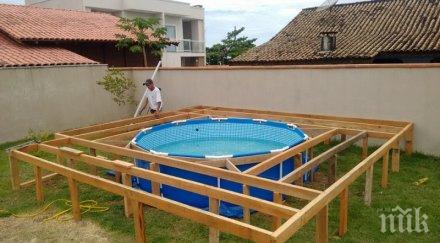 човек пари позволи басейн направи задния двор повече впечатляващо