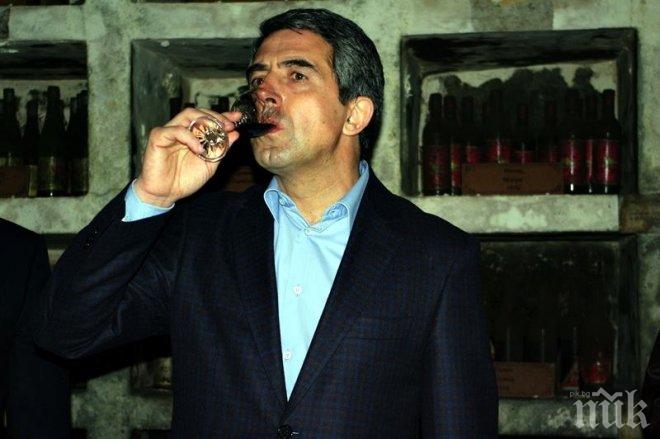 Плевнелиев пак ни позори пред Европа!!