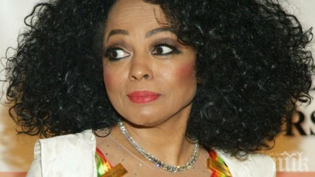 Даяна Рос леко ранена при злополука с лимузина