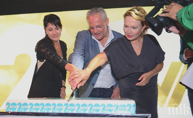 УНИЖЕНИЕТО НА ВЕКА ЗА НОВА ТВ! Свалиха карикатурите, Борисов се изрепчи и хоп! - пак ги върнаха! Сами на маймуни се направиха...