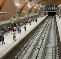 скочилият метрото бил пиян