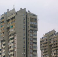 Млада жена полетя от балкон в 