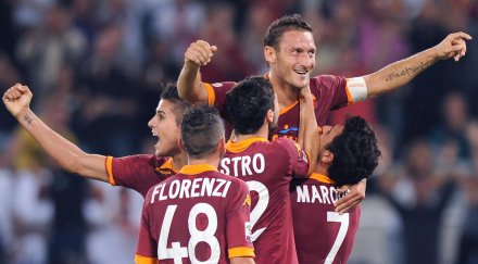 мистериозен арабски милионер налива пари рома