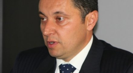 яне янев погрижи дкевр послушна взимат лиценза чез