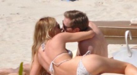 семейство крауч романтини ласки плажа дубай снимки