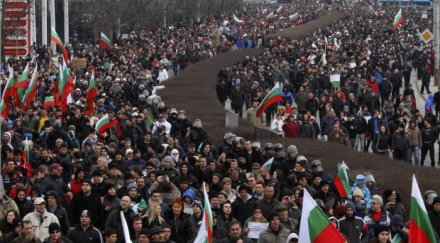 бойко напазарува протестиращи