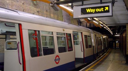 британските таблоиди умишлено свалят доходите