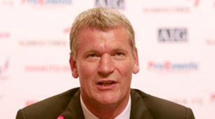 изпълнителният шеф манчестър юнайтед оттегля