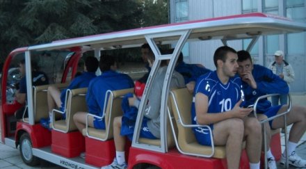 волейболист левски отказа хил долара заплата