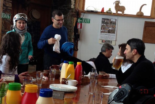 Дянков кацна на летище София, избяга от камерите 