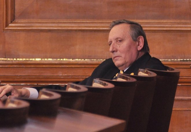 И министър Воденичаров забъркан в далавера