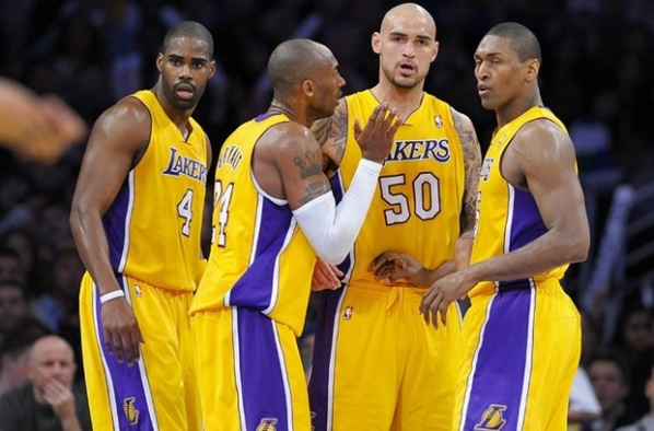 Почина собственикът на Лос Анджелис Лейкърс