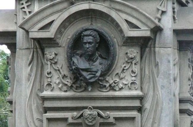 Зверска охрана пази президента от линч довечера пред паметника на Левски