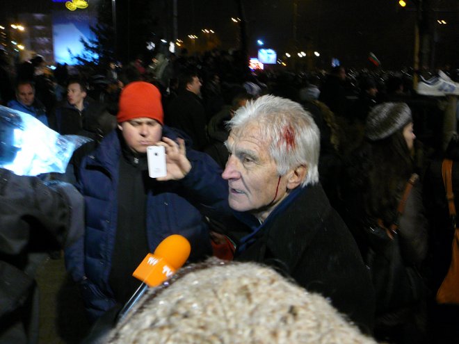 Полицията потуши със сила протеста на Орлов мост