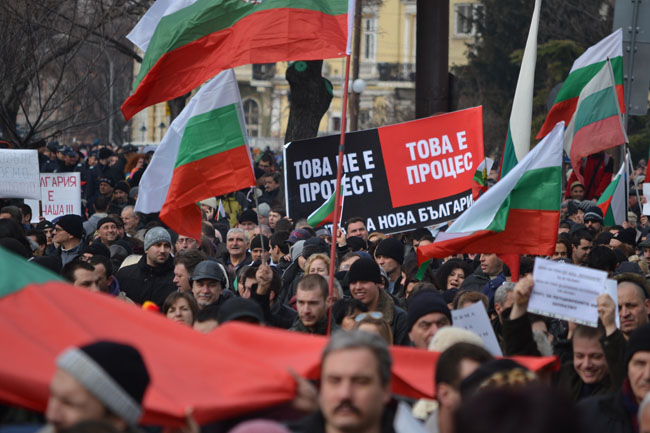 Агитките на ЦСКА и Левски: Не ни плащат, за да протестираме