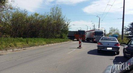 аспаруховия мост две катастрофи блокираха движението обновена снимки