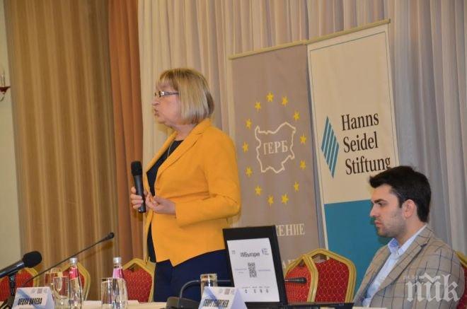 Цецка Цачева: Умиротворяване на обстановката в Македония може да се случи по волята на всички политически сили