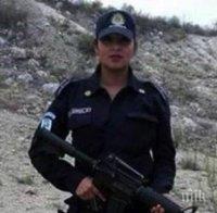 Млада полицайка взриви мрежата с голо селфи по време на дежурство (снимка)