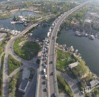 Вижте адското задръстване във Варна от птичи поглед (снимки)
