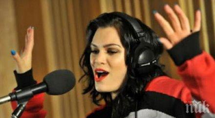 лили алън косъм смъртта