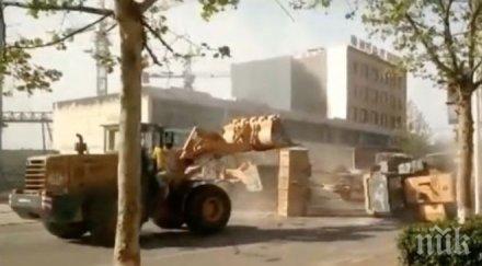 ала трансформърс шест булдозера сбиха китай видео