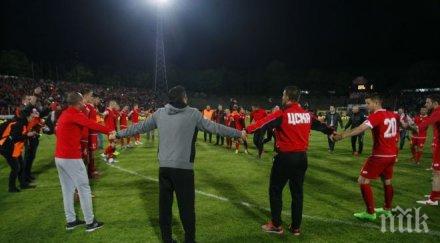 футболистите цска забавляват мощно великата армейска вечер