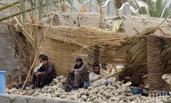 Въоръжени лица убиха 7 полицаи, охраняващи хуманитарни работници в Пакистан