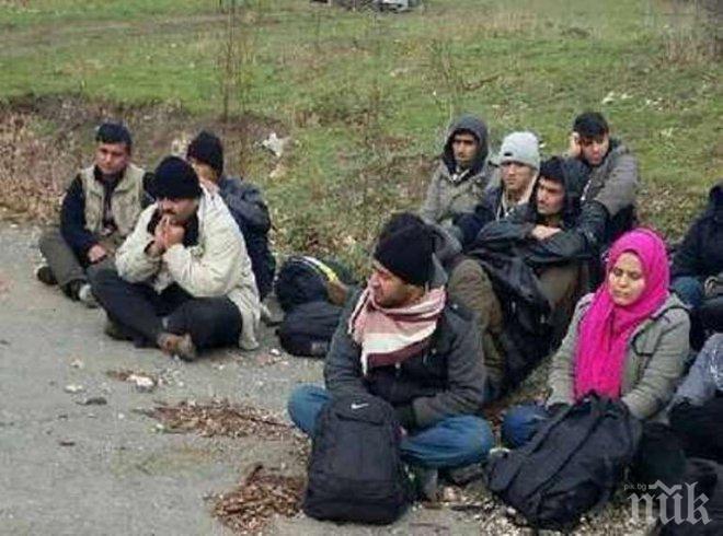 Обвиниха двама перничани, опитали да прекарат 36 иракчани през границата