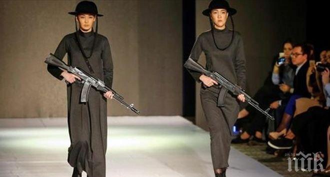 ЕКСТРАВАГАНТНО!Моделки дефилират с Калашници в Казахстан