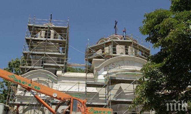 Пожарникари проверят 29 храма във Врачанско заради великденските празници