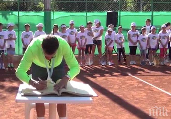 ПИК TV: Хасковлии посрещнаха като идол Григор Димитров