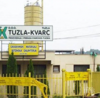 Босненски работници си изкопаха гробове пред завода