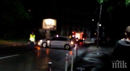 пожарникари вадят шофьора катастрофиралото бмв бургас снимка