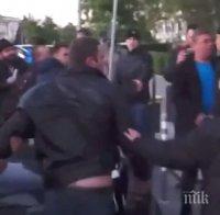 Арестуваха протестиращия, който нокаутира полицай пред парламента (ВИДЕО)