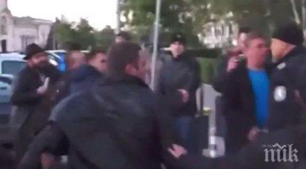 арестуваха протестиращия нокаутира полицай парламента видео