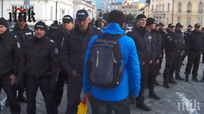 Задържаният за боя пред парламента остава в ареста