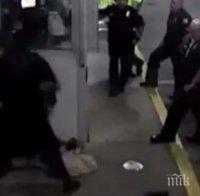Полицейско насилие! Американско ченге преби зверски жена (ВИДЕО)